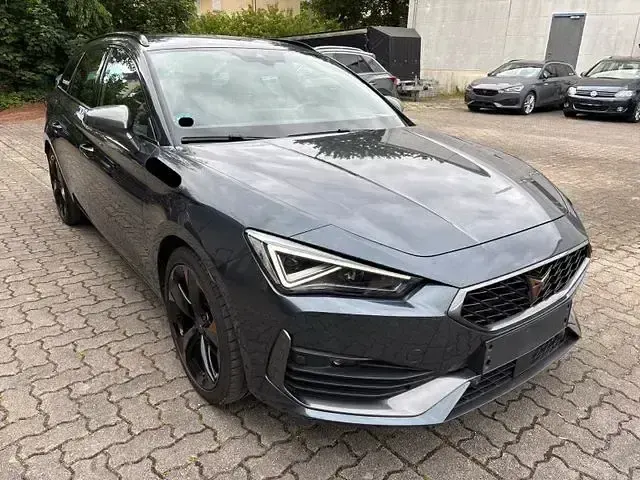 Gebraucht Cupra Leon 150 PS (110 kW) 2023 Magnetic tech grey Kombi
