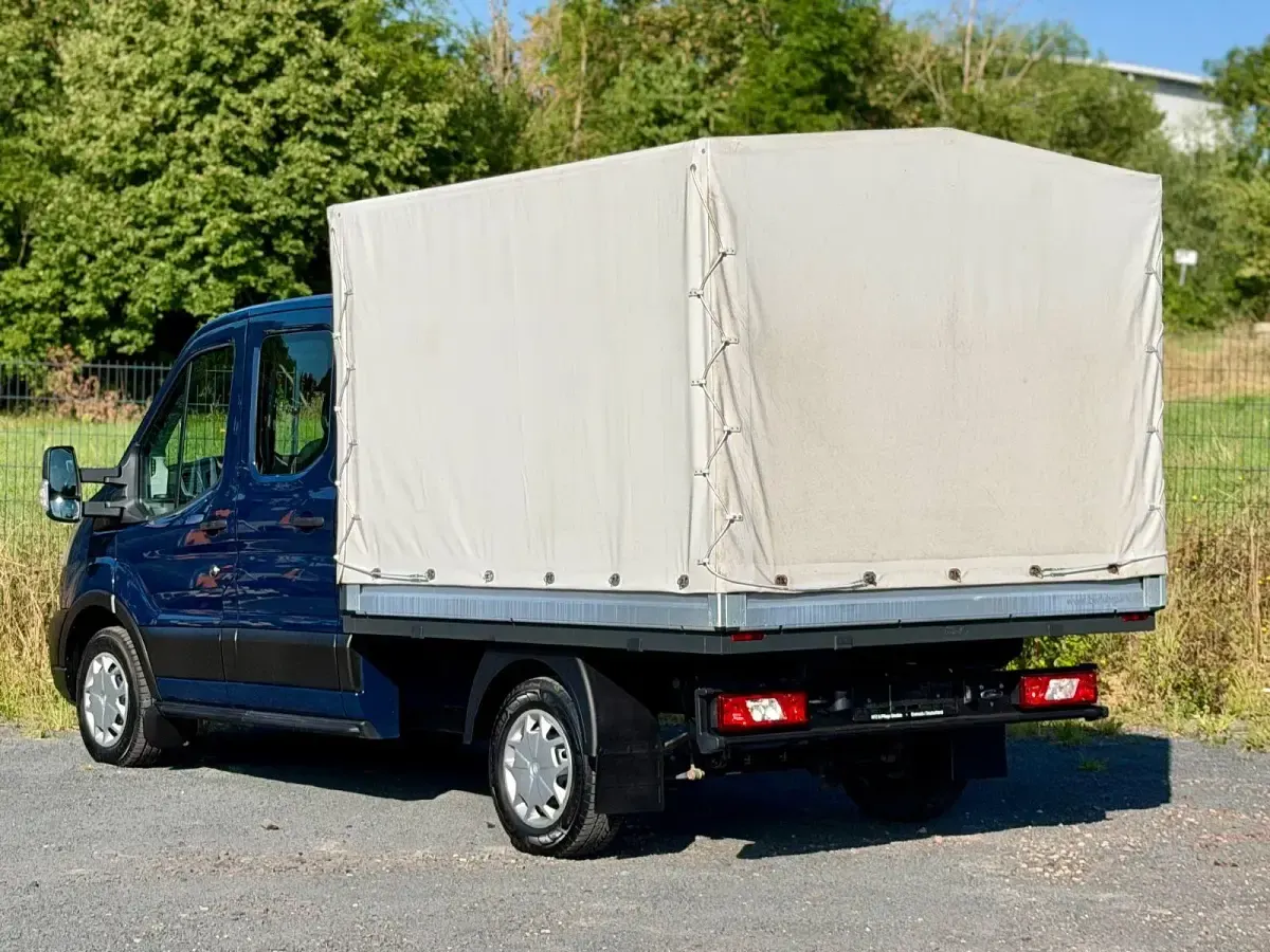 Gebraucht Ford Transit Trend 131 PS (96 kW) 2020 Blau Van