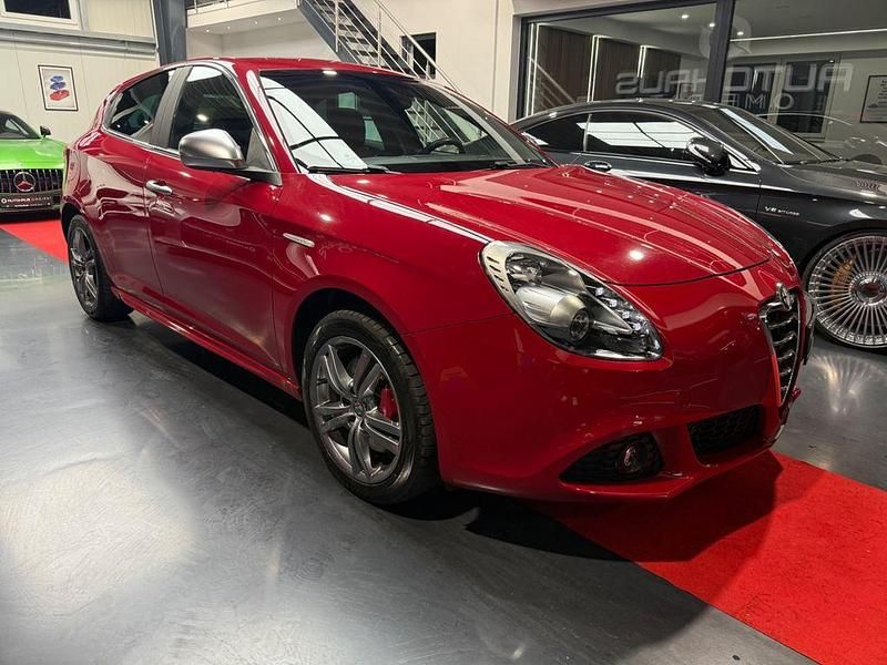 Gebraucht Alfa Romeo Giulietta Turismo 170 PS (125 kW) 2013 Rot Limousine