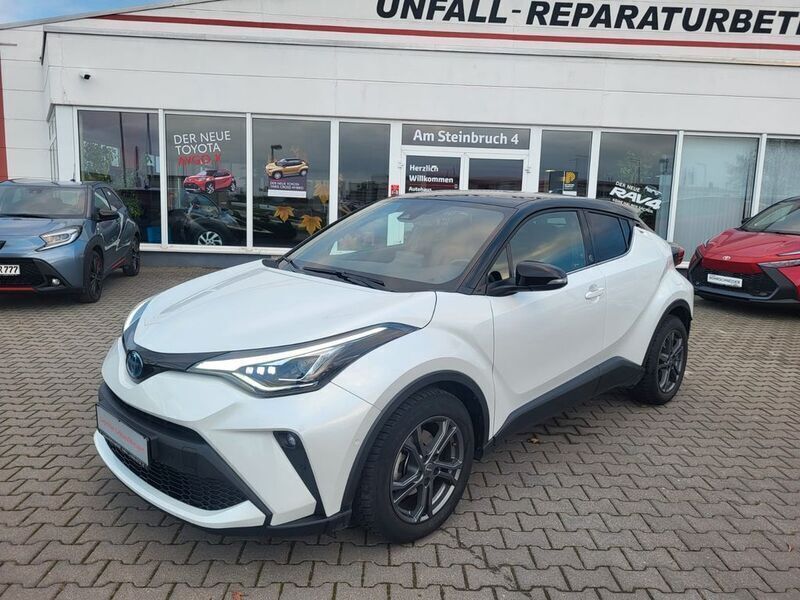Weiß Gebraucht 2023 Toyota C-HR Team SUV | 24.990 € - Bild 1/4