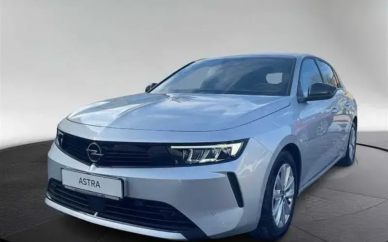 Używany Opel Astra Edition 131 KM (96 kW) 2025 Hatchback