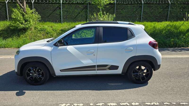 Weiß Gebraucht 2022 Dacia Spring Comfort Plus Kleinwagen | 9.650 € (Superpreis) - Bild 1/4