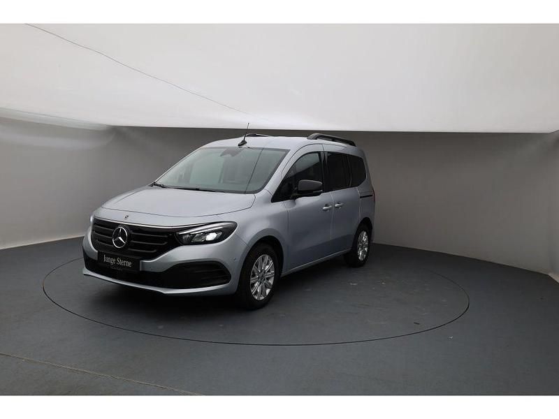 Gebraucht Mercedes EQT200 Premium 89 kW (122 PS) 2024 Helvinsilber metallic Van / Kleinbus