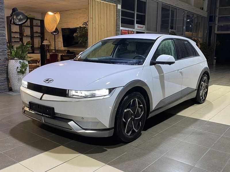 Weiß atlas white / sol Gebraucht 2022 Hyundai Ioniq 5 SUV | 24.500 € - Bild 1/4