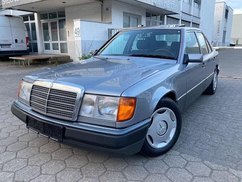 Gebraucht Mercedes 230 132 PS (97 kW) 1991 Grau Limousine