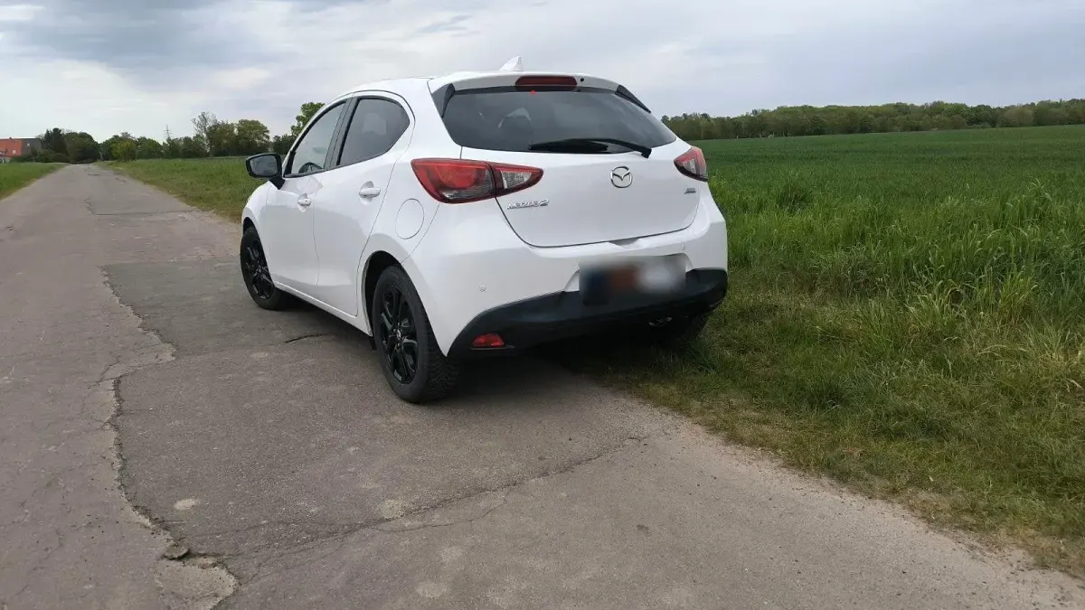 Gebraucht Mazda 2 Edition 75 PS (55 kW) 2019 Weiß Kleinwagen