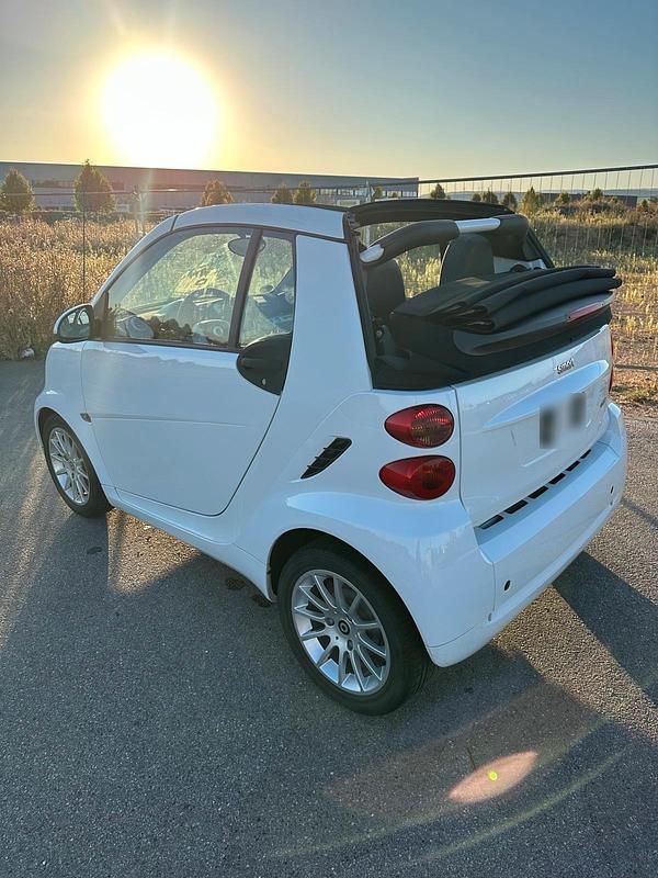Gebraucht Smart ForTwo Cabrio 71 PS (52 kW) 2011 Weiß Cabrio