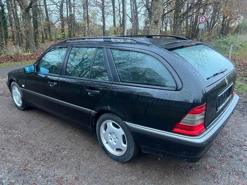 Gebraucht Mercedes C200 102 PS (75 kW) 2000 Schwarz Kombi