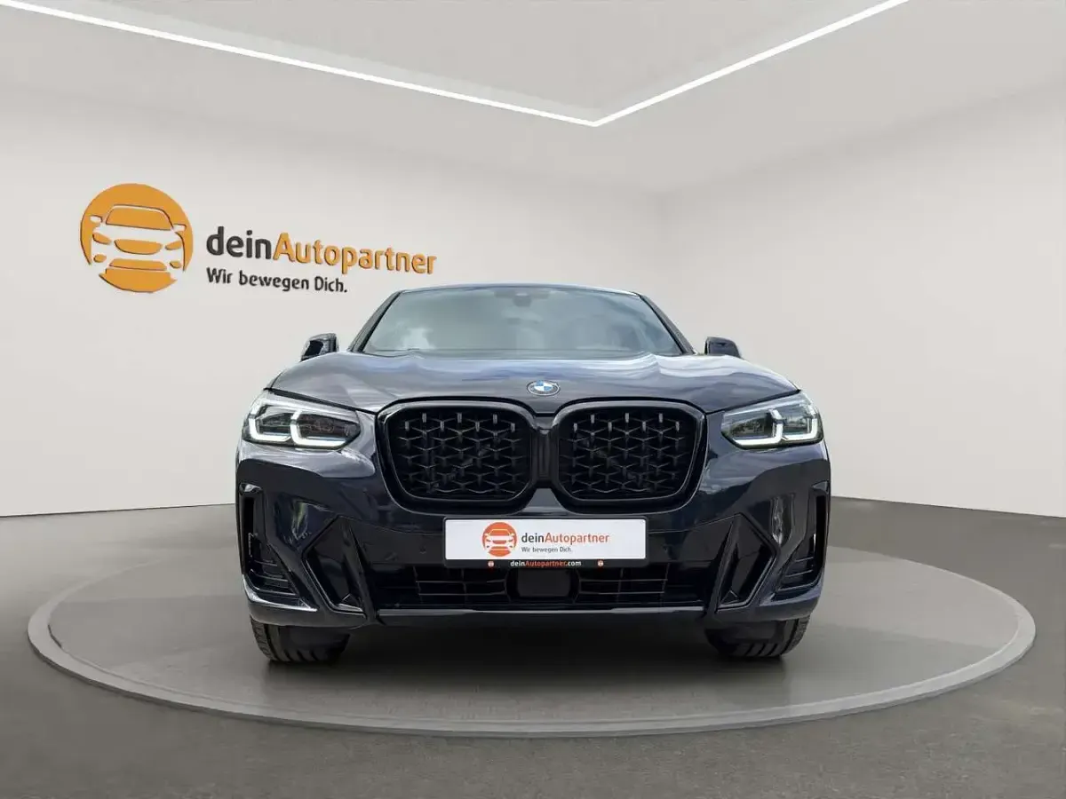 Gebraucht BMW X4 Sport Line 190 PS (139 kW) 2023 Carbonschwarz SUV