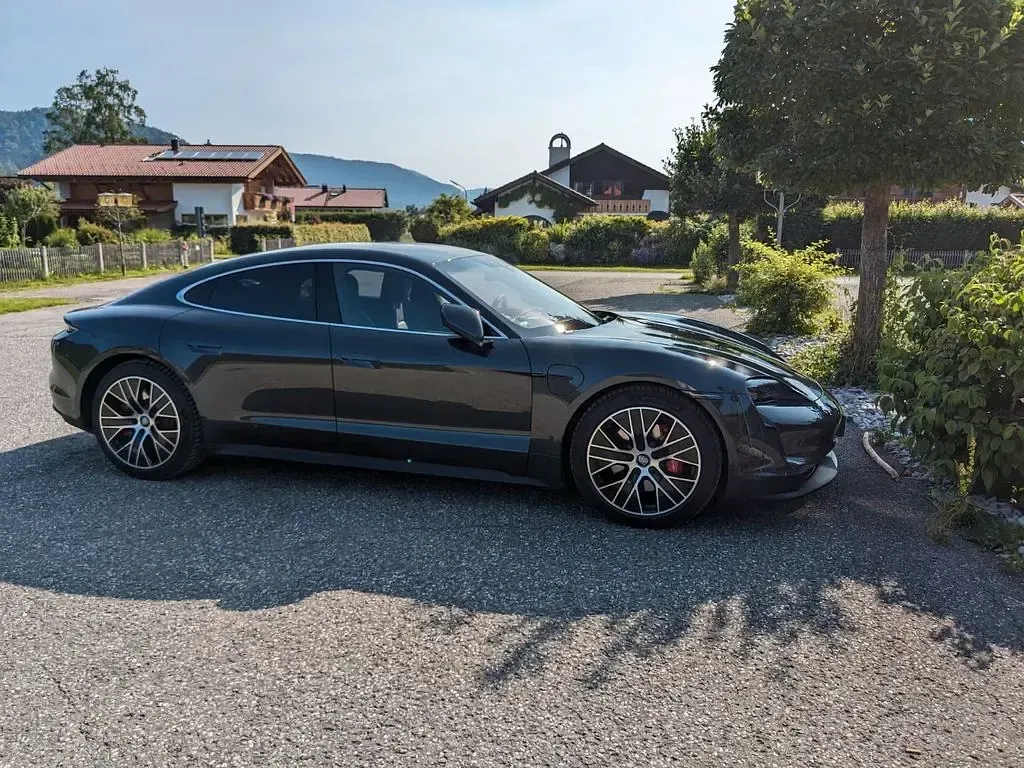 Gebraucht Porsche Taycan 4S 419 kW (571 PS) 2023 Grau Limousine