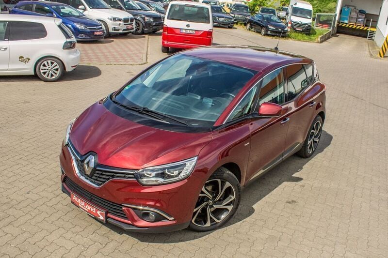 Rot Gebraucht 2017 Renault Grand Scénic IV Bose Edition Van / Kleinbus | 10.999 € (Guter Preis) - Bild 1/4