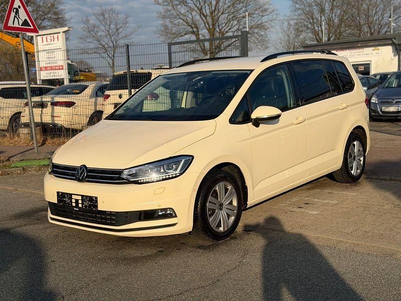 Gebraucht VW Touran 150 PS (110 kW) 2024 Beige Van / Kleinbus
