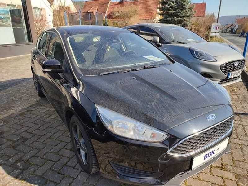 Schwarz Gebraucht 2015 Ford Focus Business Edition Limousine | 11.900 € (Etwas zu teuer) - Bild 1/4