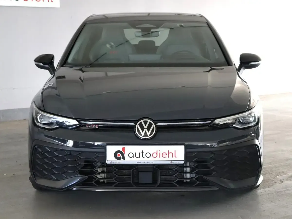 Gebraucht VW Golf VIII GTI 265 PS (194 kW) 2025 Grau Limousine