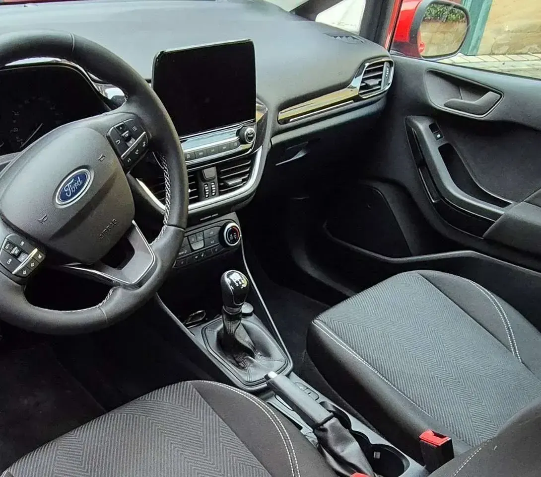 Gebraucht Ford Fiesta Trend 75 PS (55 kW) 2022 Rot Kleinwagen