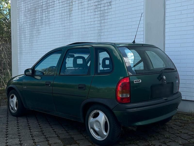 Gebraucht Opel Corsa 45 PS (33 kW) 1996 Grün Kleinwagen