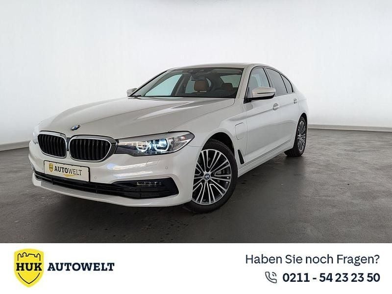 Weiß Gebraucht 2019 BMW 530e Sport Line Limousine | 30.760 € (Guter Preis) - Bild 1/3