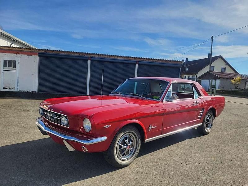 Second-hand Ford Mustang 200 CP (147 kW) 1966 Roșu Coupe