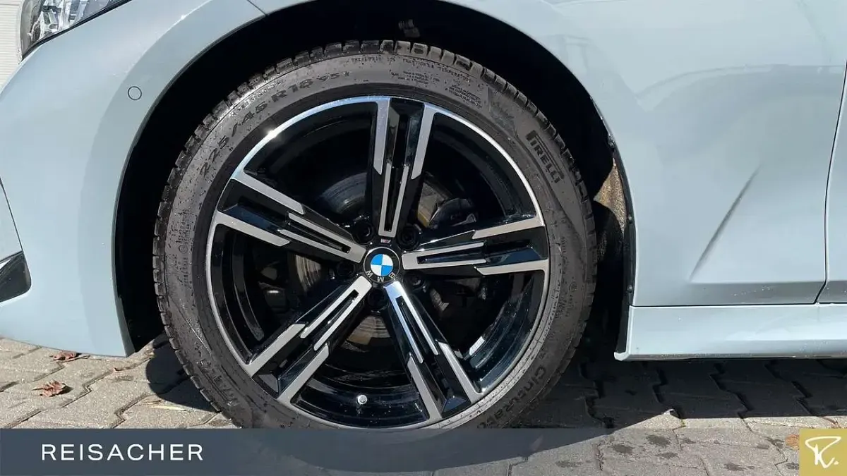 Gebraucht BMW 320 M Sport 184 PS (135 kW) 2025 Grau Limousine