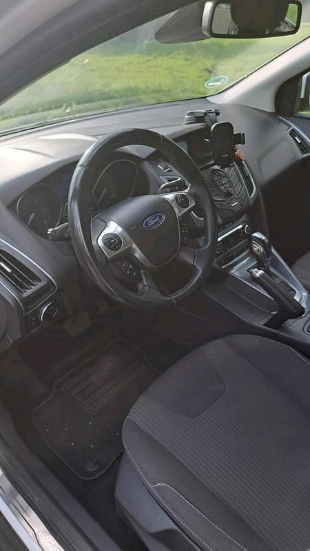 Usata Ford Focus 140 CV (102 kW) 2012 Bianco Station wagon