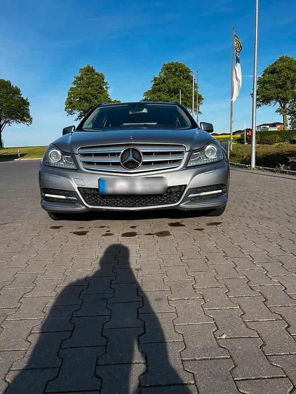 Gebraucht Mercedes C220 170 PS (125 kW) 2012 Grau Kombi