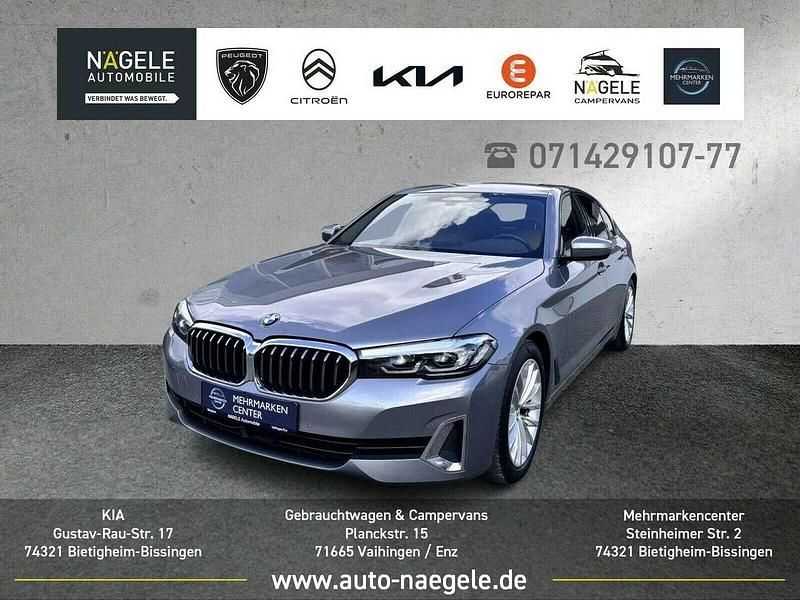 Grau Gebraucht 2022 BMW 520 Luxury Line Limousine | 31.700 € (Fairer Preis) - Bild 1/3