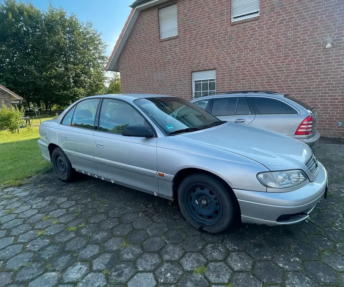 Gebraucht Opel Omega 170 PS (125 kW) 2000 Silber Limousine