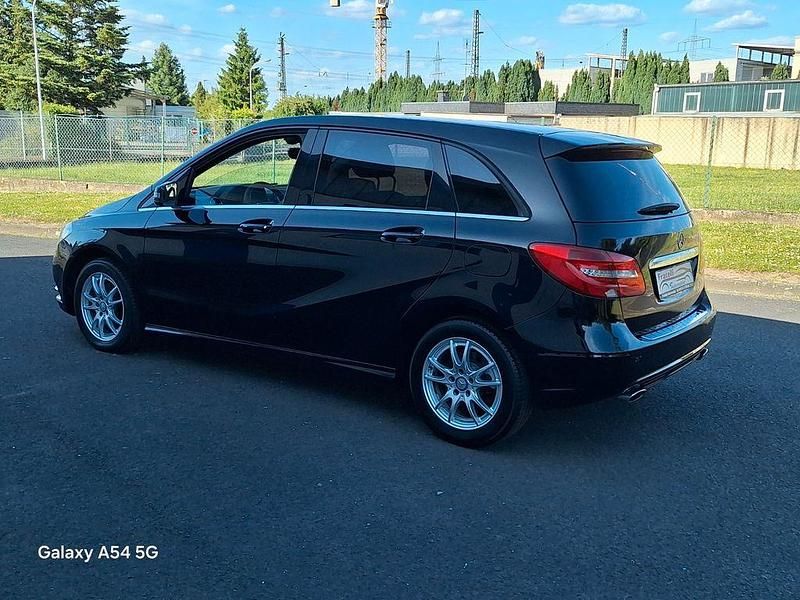 Gebraucht Mercedes B220 170 PS (125 kW) 2014 Schwarz Van / Kleinbus
