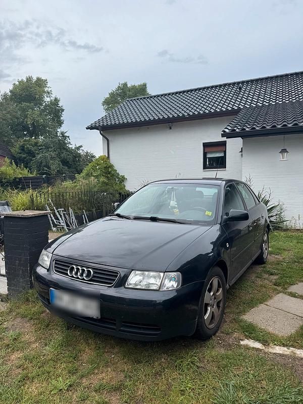 Schwarz Gebraucht 2000 Audi A3 Kleinwagen | 3.000 € (Etwas zu teuer) - Bild 1/4