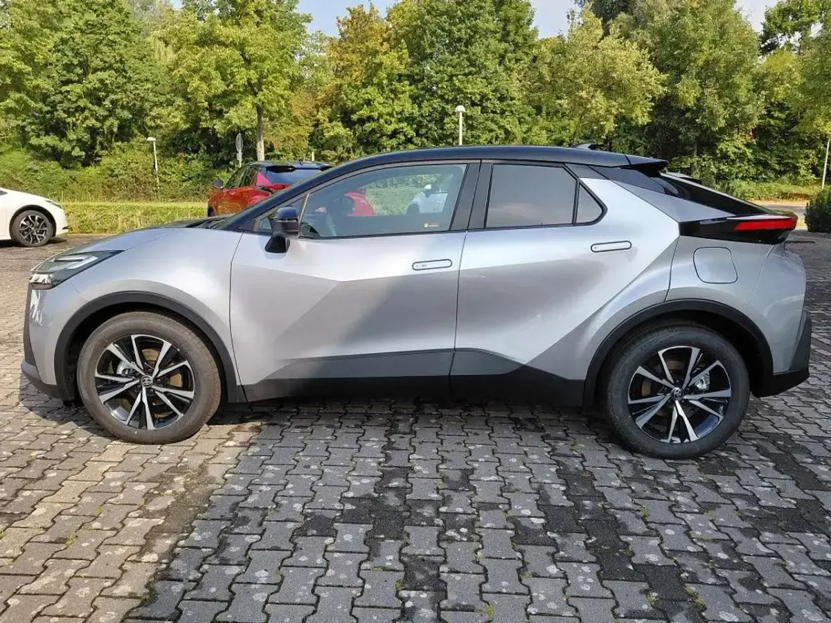 Gebraucht Toyota C-HR Team 197 PS (144 kW) 2024 Silber SUV