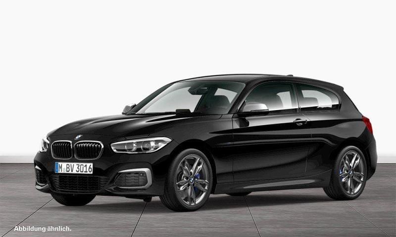 Schwarz Gebraucht 2017 BMW M140 M Sport Limousine | 33.435 € (Guter Preis) - Bild 1/3