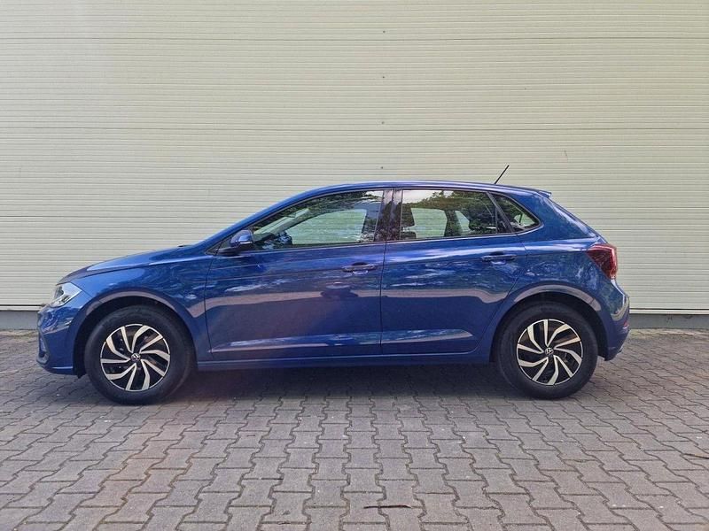 Gebraucht VW Polo Life 95 PS (69 kW) 2024 Blau Kleinwagen