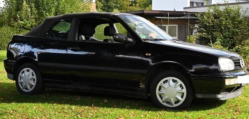 Schwarz Gebraucht 1996 VW Golf Cabriolet Edition Cabrio | 1.300 € (Superpreis) - Bild 1/3