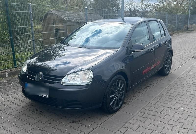 Gebraucht VW Golf V 102 PS (75 kW) 2005 Schwarz Kleinwagen
