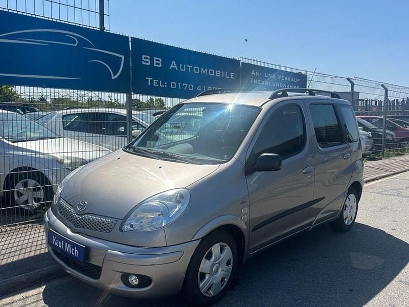 Beige Gebraucht 2005 Toyota Yaris Verso Sol Van / Kleinbus | 3.990 € (Etwas zu teuer) - Bild 1/4