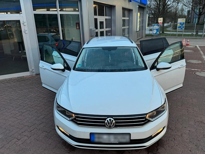 Gebraucht VW Passat 150 PS (110 kW) 2015 Weiß Kombi