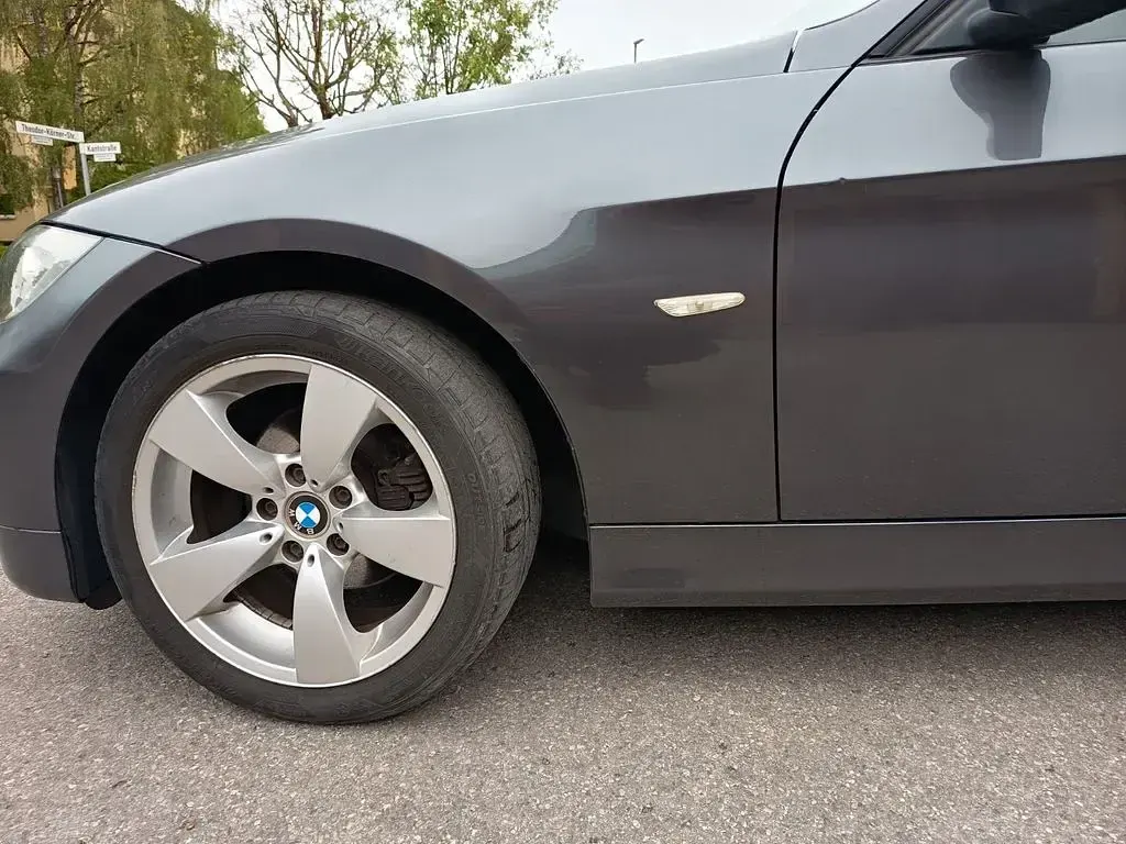 Gebraucht BMW 318 129 PS (94 kW) 2006 Grau Kombi
