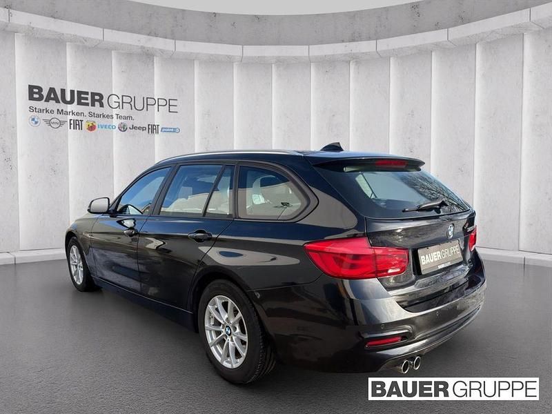 Gebraucht BMW 320 Advantage 184 PS (135 kW) 2018 Schwarz Kombi