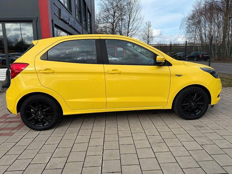 Gebraucht Ford Ka 69 PS (50 kW) 2018 Gelb Limousine