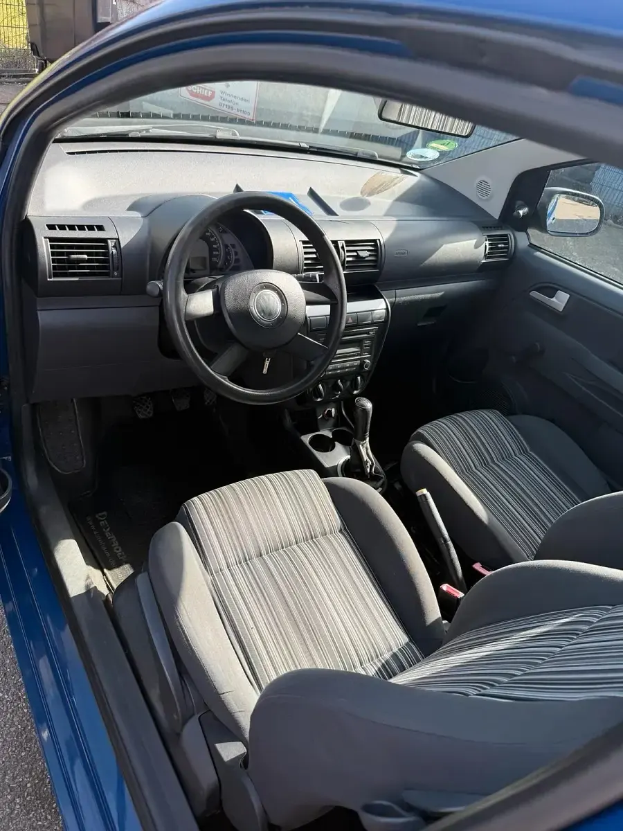 Gebraucht VW Fox 54 PS (39 kW) 2005 Blau Kleinwagen