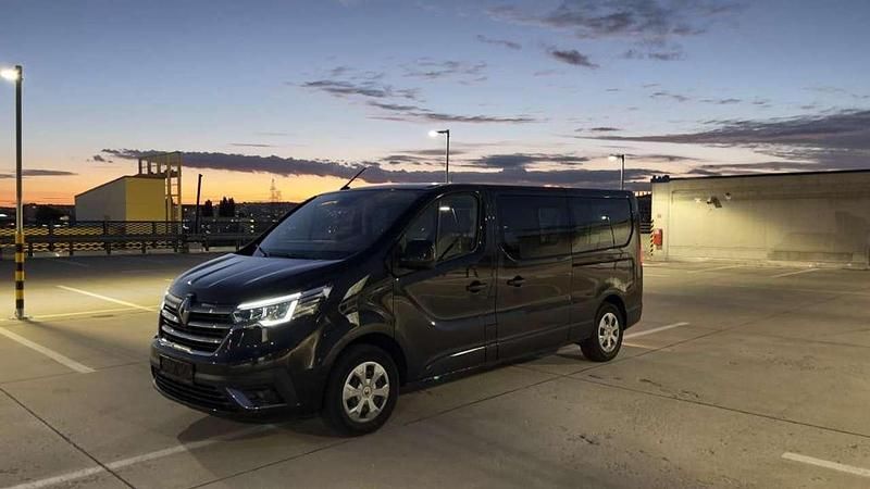 Gebraucht Renault Trafic Life 150 PS (110 kW) 2024 Schwarz Van / Kleinbus