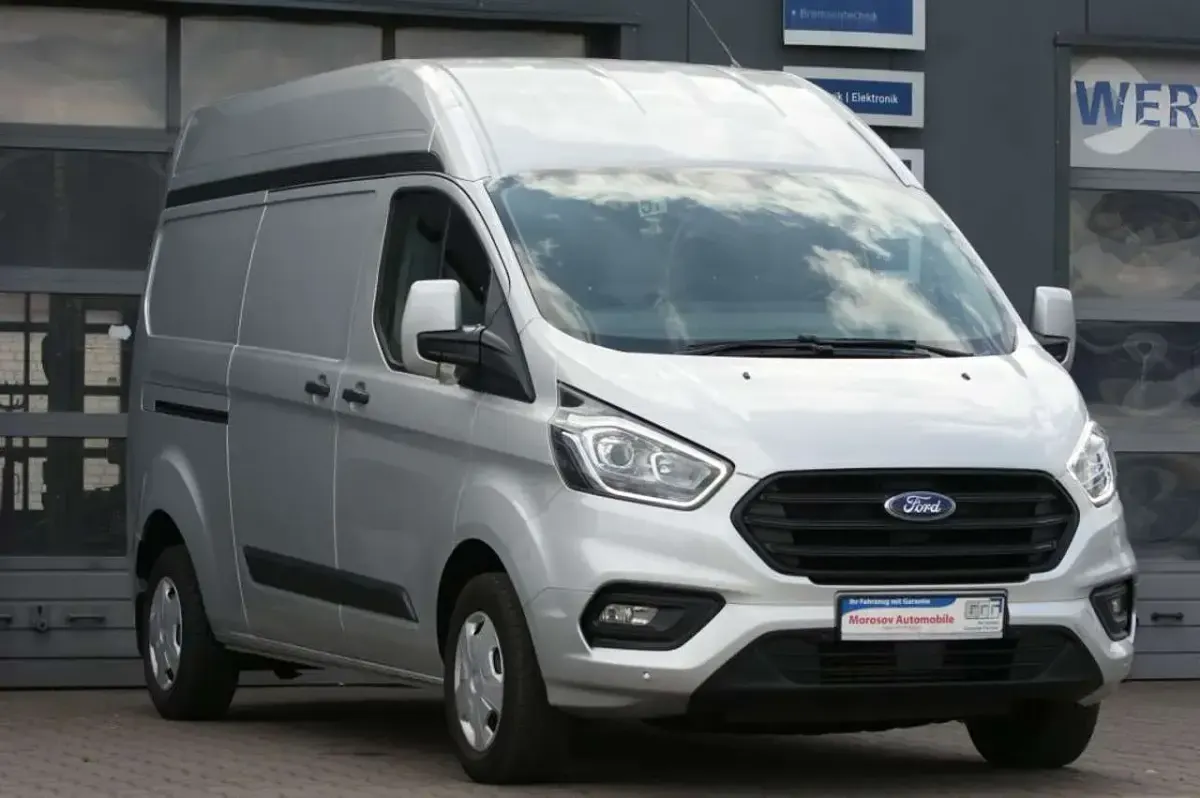 Gebraucht Ford Transit Custom Trend 131 PS (96 kW) 2020 Moondust silver (metallic) Pickup