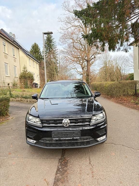Gebraucht VW Tiguan Highline 150 PS (110 kW) 2016 Schwarz SUV