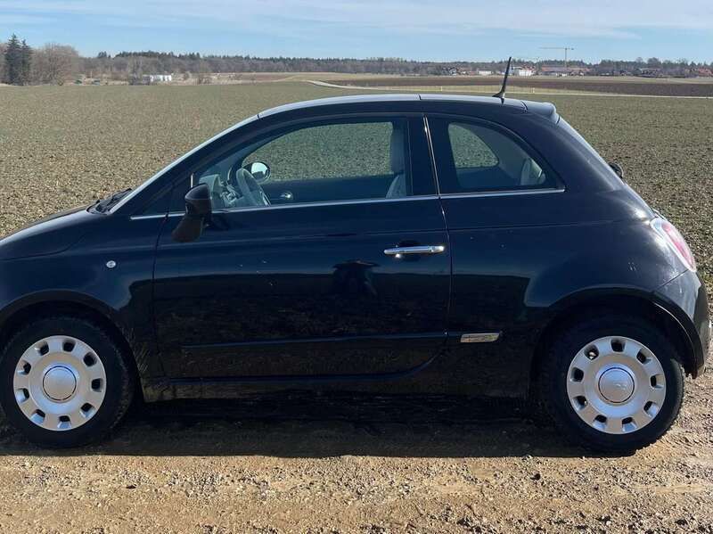 Schwarz Gebraucht 2015 Fiat 500 Pop Limousine | 7.999 € (Fairer Preis) - Bild 1/4