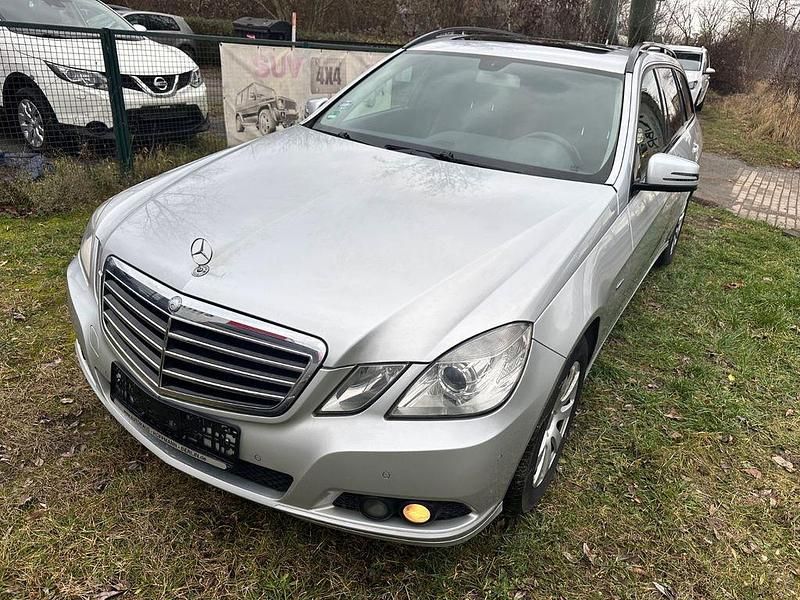 Gebraucht Mercedes E220 170 PS (125 kW) 2010 Silber Kombi