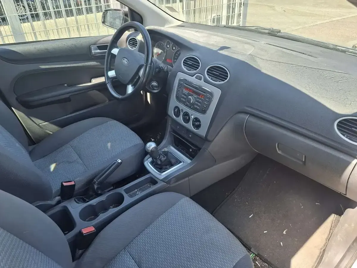 Gebraucht Ford Focus Ambiente 101 PS (74 kW) 2007 Silber Kombi