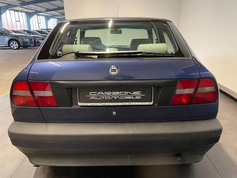Second-hand Lancia Delta 75 CP (55 kW) 1994 Albastru Hatchback