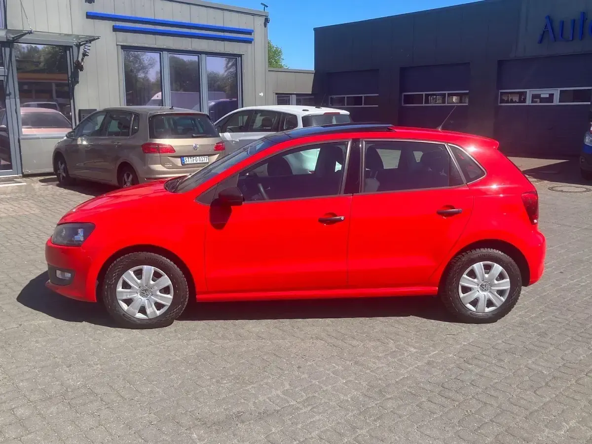 Gebraucht VW Polo Trendline 75 PS (55 kW) 2011 Rot Kleinwagen