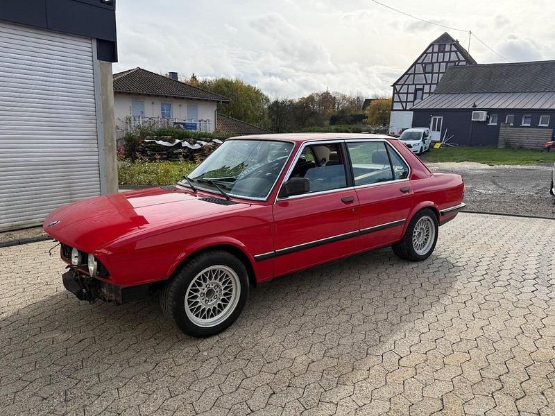 Rot Gebraucht 1987 BMW 535 Basis Limousine | 13.000 € - Bild 1/4