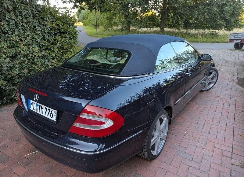 Blau Gebraucht 2003 Mercedes CLK200 Elegance Cabrio | 6.000 € (Guter Preis) - Bild 1/4
